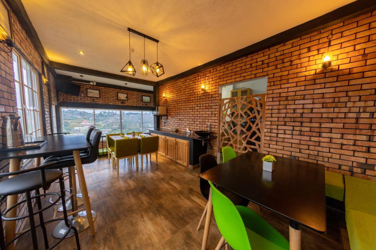 Sky Lounge Ξενοδοχείο Νουβάρα Ελίγια Εξωτερικό φωτογραφία